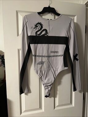 Maniere De Voir Gray & Black Dragon Graphic Long-Sleeve Bodysuit